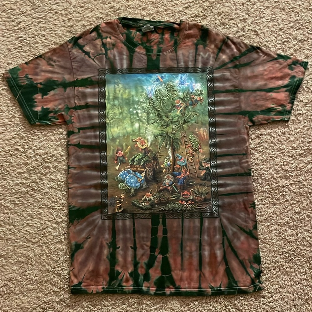 Gnome Shirt🍃